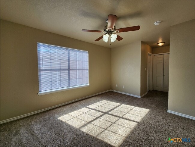 Building Photo - 21 Moss Rock Dr