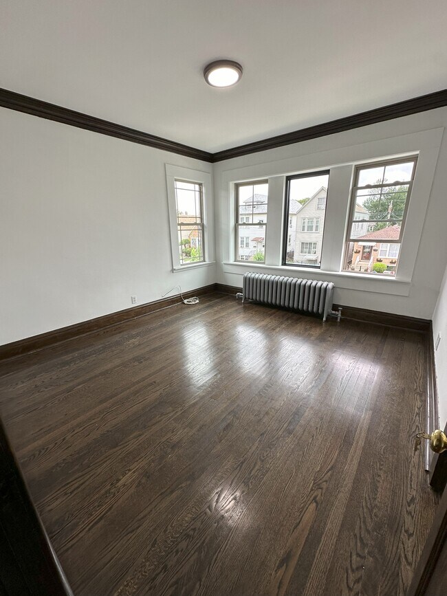 Building Photo - 2535 N Linder Ave