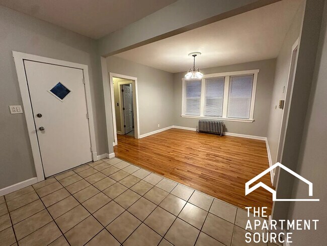 Building Photo - 6343 N Claremont Ave