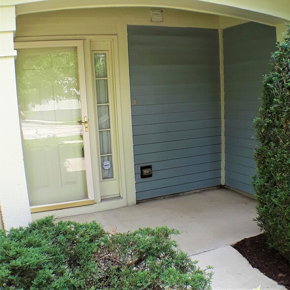 Building Photo - 2817 Adams Ct