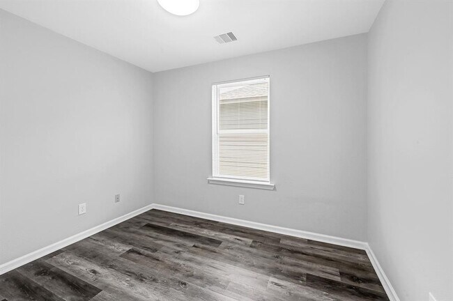 Building Photo - 513 Avenue I