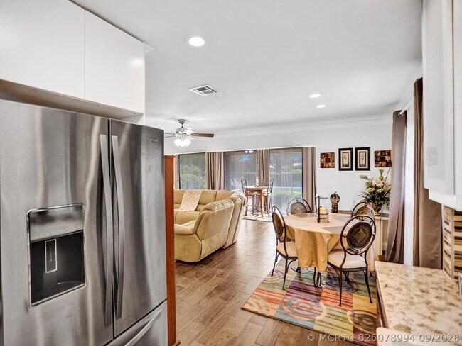 Building Photo - 340 Orange Tree Dr