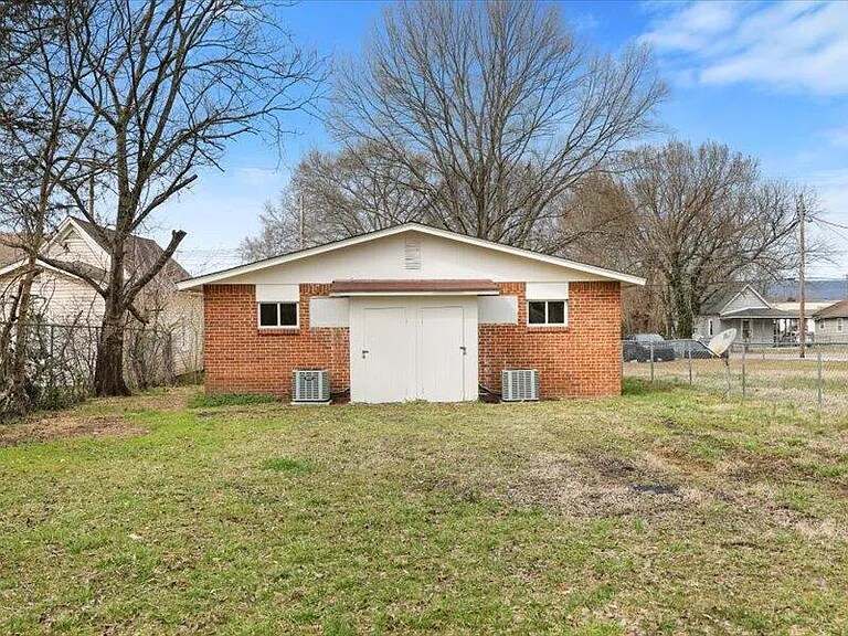 Building Photo - 2802 Curtis St