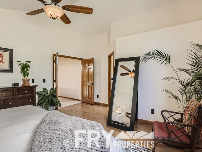 Building Photo - Luxury Rental in Beautiful Colorado Foothills