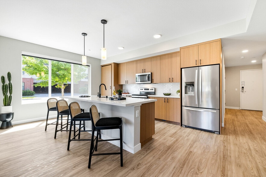 225-web-or-mls-775-n-6th-st - The Hayley
