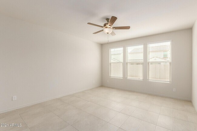 Building Photo - 8757 W Rancho Dr