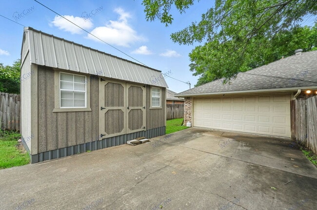 Building Photo - 217 Elder Oak Dr