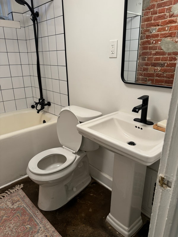 Building Photo - 1568 Vine St