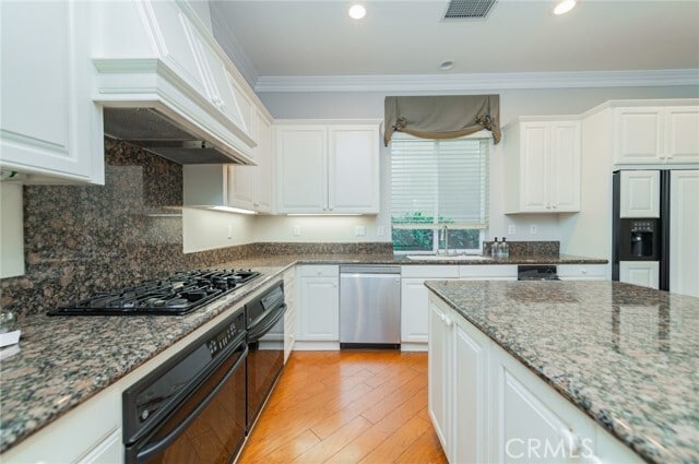 Building Photo - 24 Sebastian