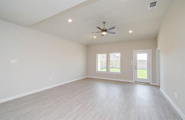 Building Photo - 21611 Sandy Dune Dr