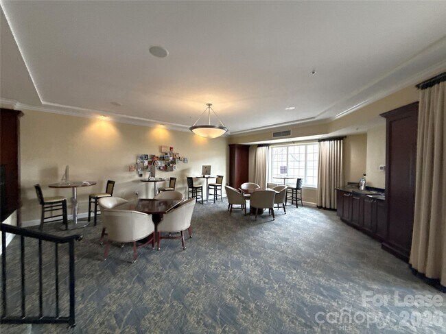 Building Photo - 300 W 5th St