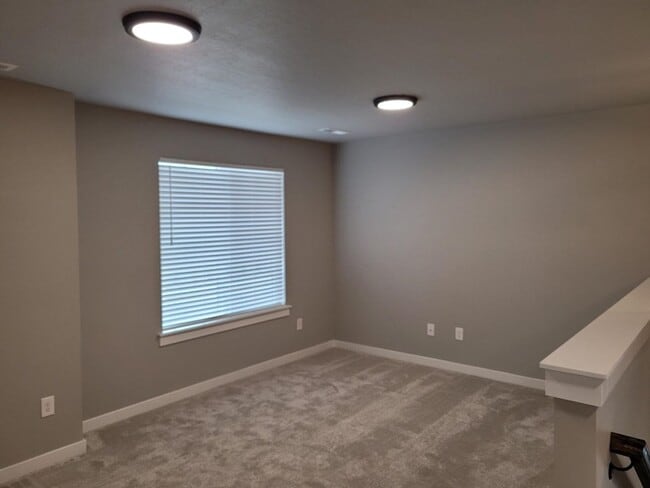 Building Photo - Amazing 5 Bedroom Home in Meridian!