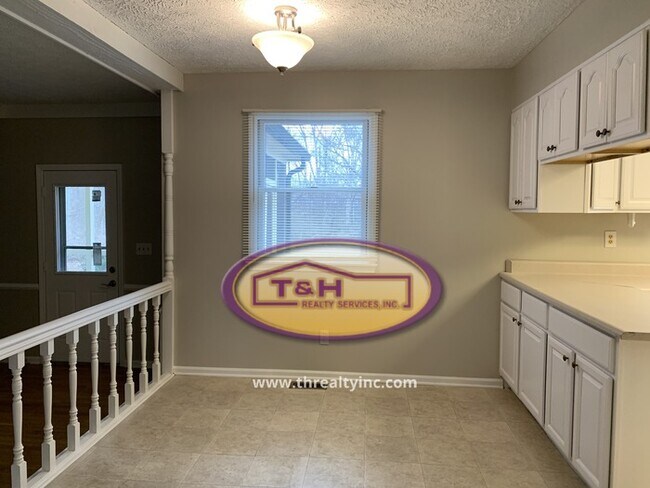 Building Photo - Spacious Home in Perry Township!