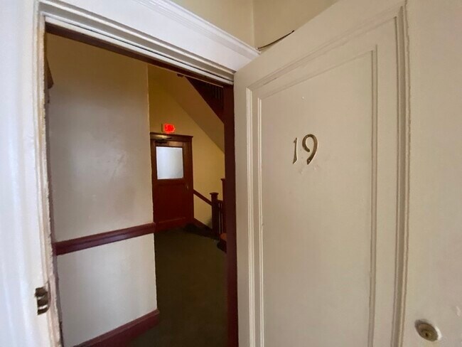 Building Photo - 44 Estes St