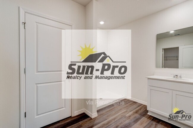 Building Photo - 4240 Acoma Dr