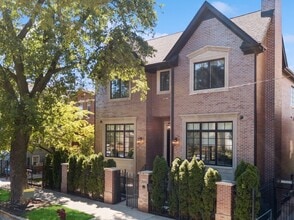 Building Photo - 2030 N Honore St