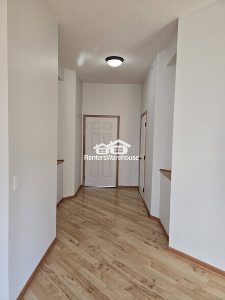 Building Photo - 9630 Independence Cir