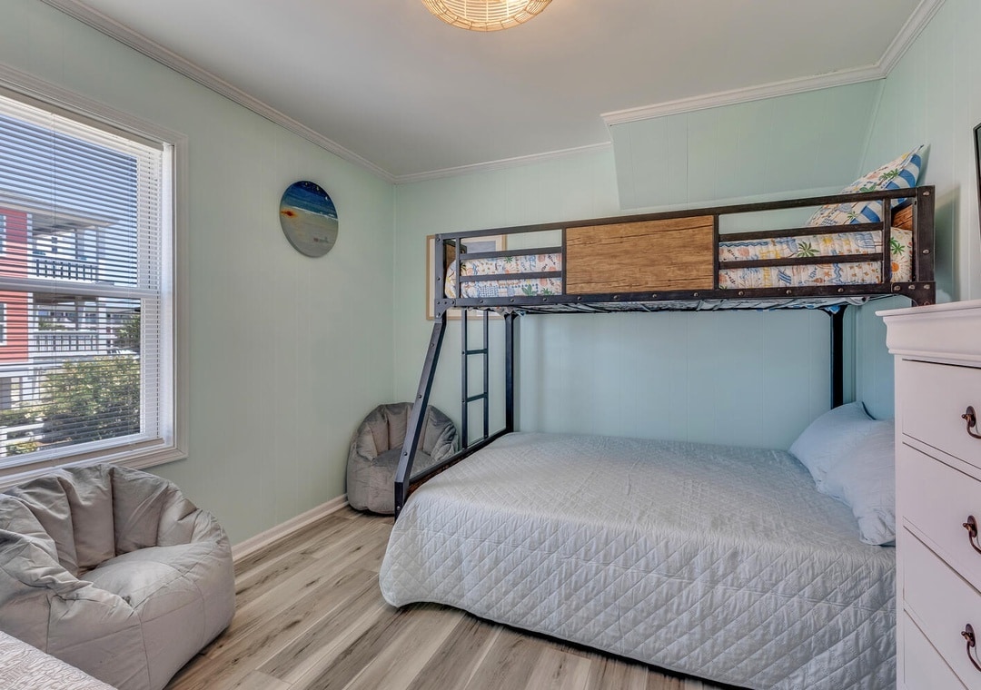 B=3rd bed - 1207 Fort Fisher Blvd N