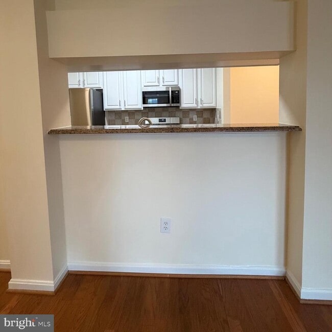 Building Photo - 20453 Chesapeake Square