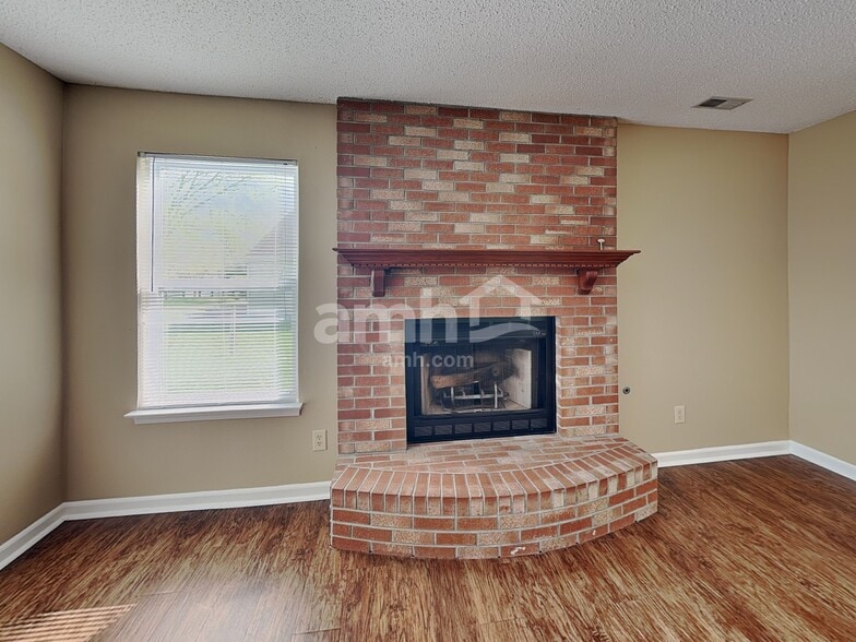 Building Photo - 7588 Hollow Reed Ct