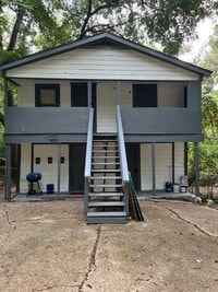 Building Photo - New Renovated Apartment