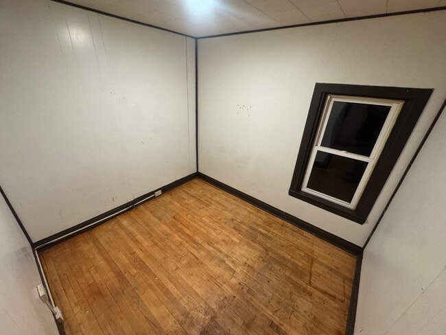 Building Photo - 2628 W 3rd St