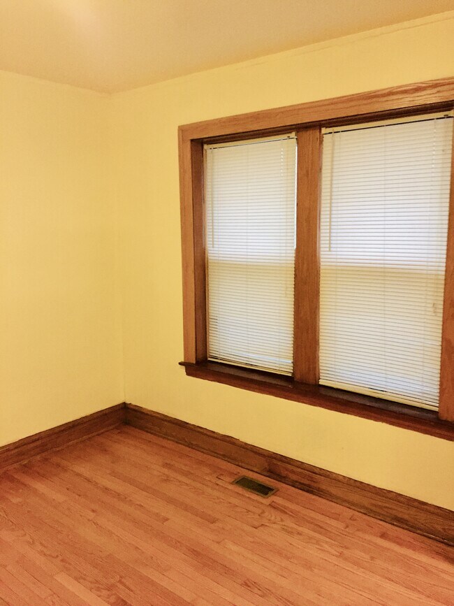 Building Photo - 1924 Kenilworth Ave