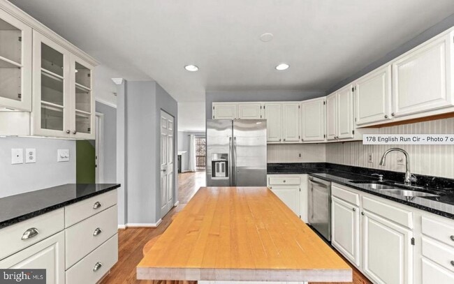 Primary Photo - 178 English Run Cir