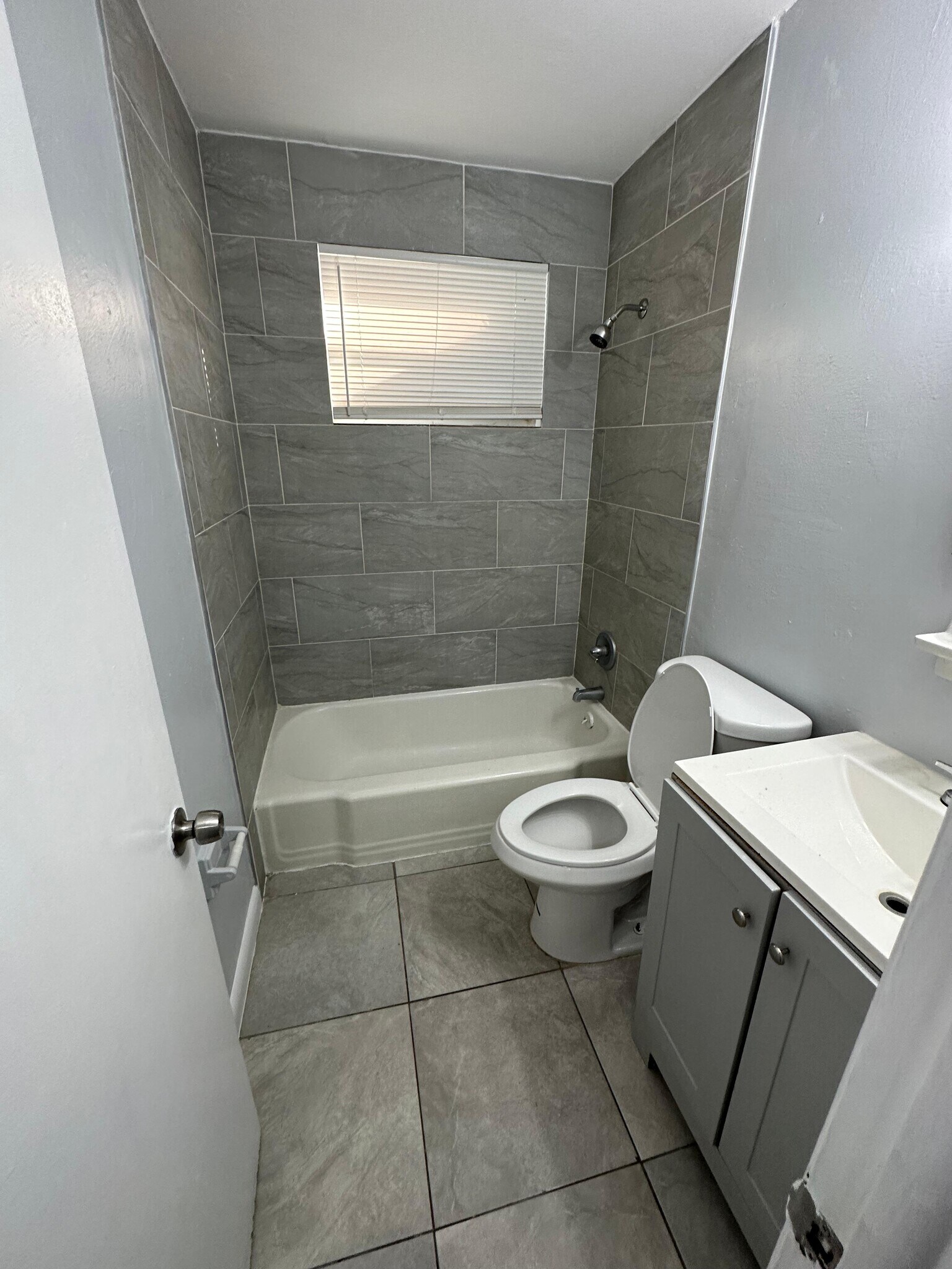 Building Photo - 2002 Palafox St