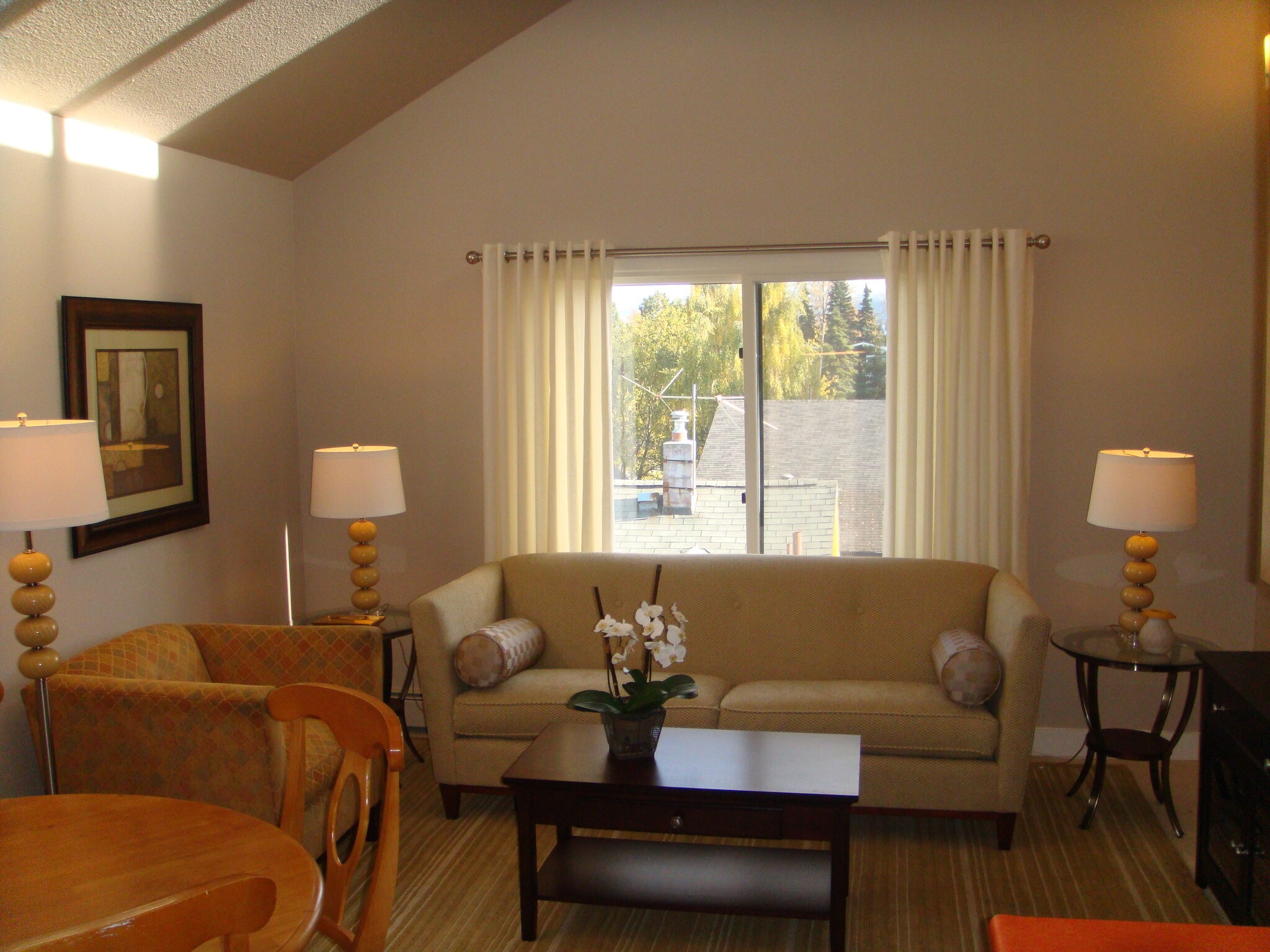 Living Room Vaulted Ceiling - 140 W 11th Ave