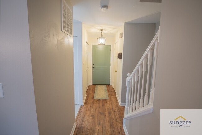 Building Photo - 21 Robin Ridge Ct