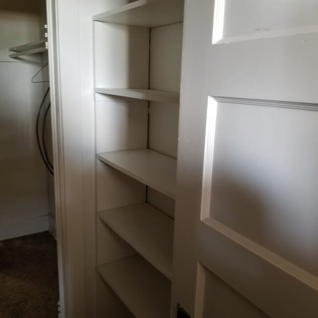 Building Photo - Spacious 2 bed 1 bath apartment on Main st...