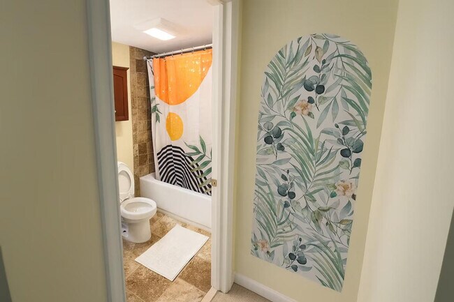 Building Photo - 510 S Barton St