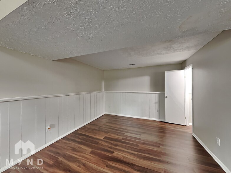 Building Photo - 3033 Rumford Ct