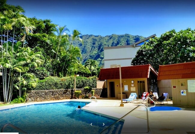 Building Photo - Breezy Fresh, Freshly Renovated 2/1 at Makaha Valley Plantation
