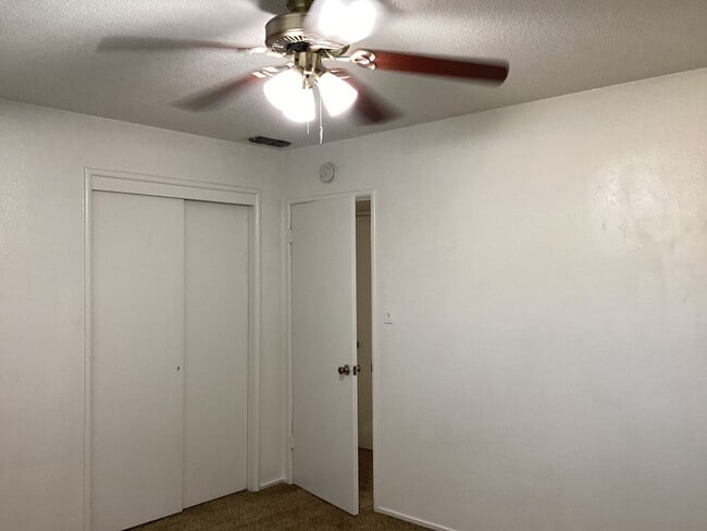 Building Photo - 487 W San Jose Ave