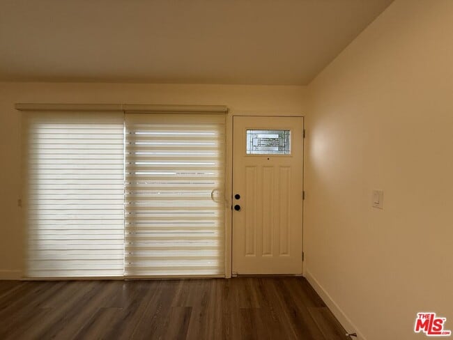 Building Photo - 314 S Clark Dr