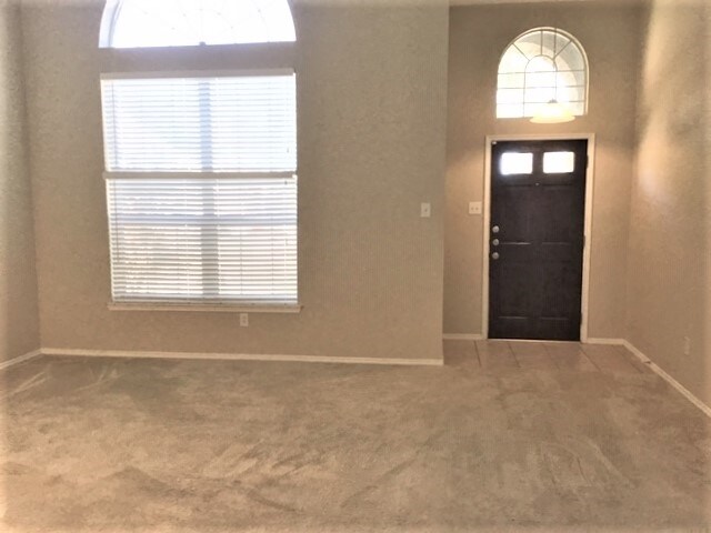 Building Photo - 20003 Mammoth Falls Dr