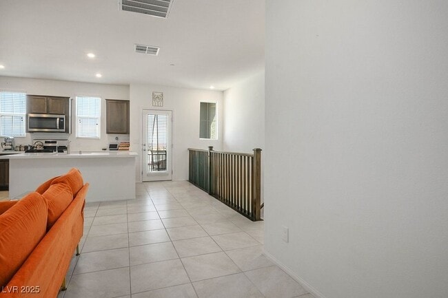 Building Photo - 611 Sedum Ave.