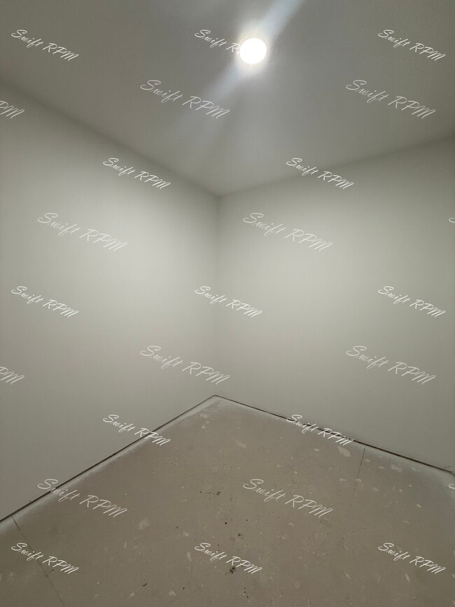 Building Photo - 1034 Oakland Ave