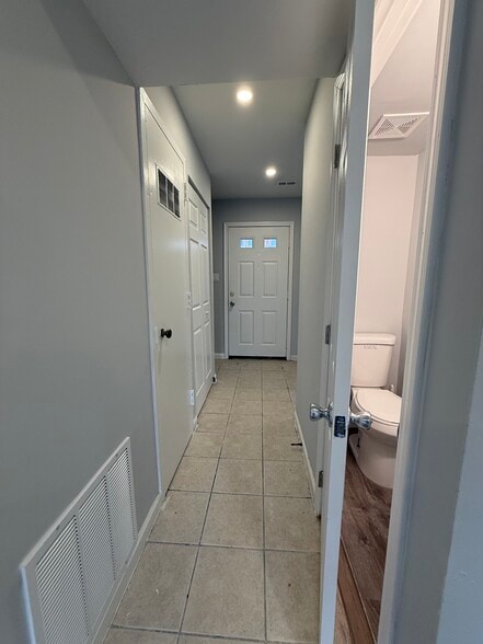 Building Photo - 238 Stevenson Sq