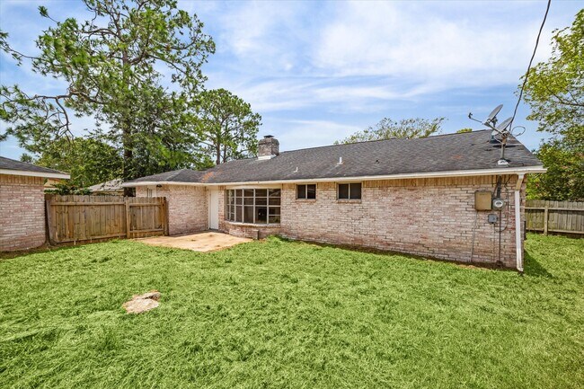 Building Photo - 503 Mary Ann Dr