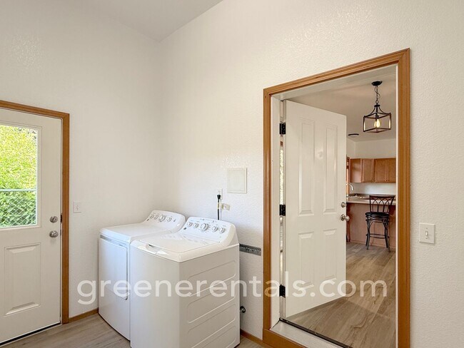 Building Photo - Spacious 2BR/2BA Rambler in Tumwater