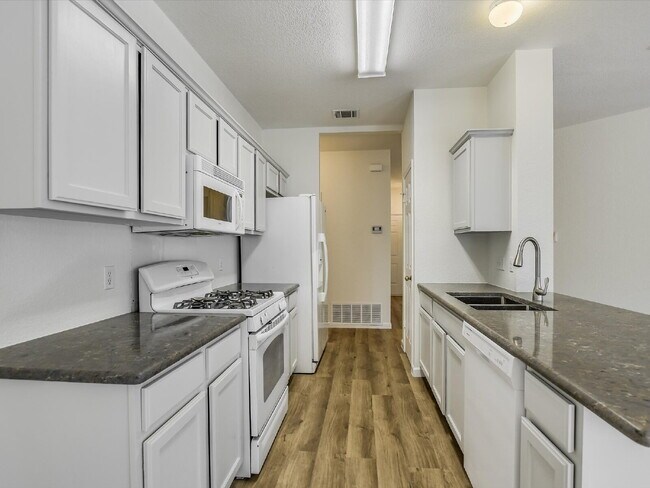 Building Photo - 1102 Brashear Ln