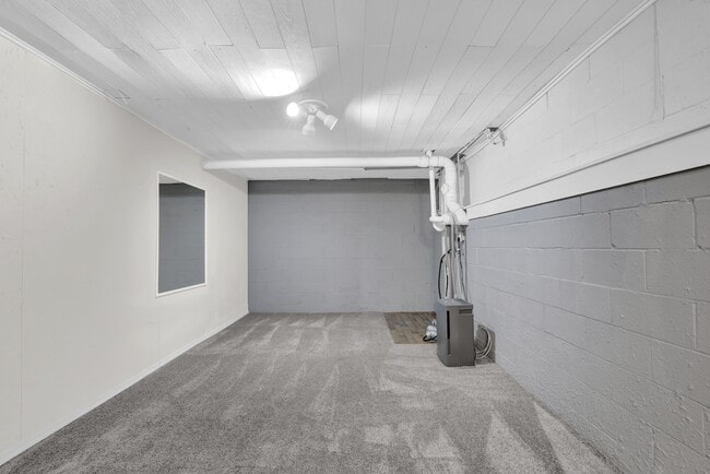Building Photo - 2551 Park Rd