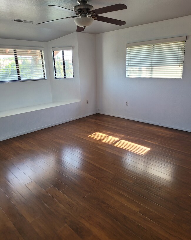 Building Photo - 309 Sea Vale St