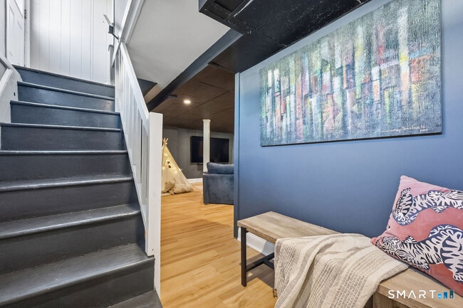 Building Photo - 82 Miller Ave