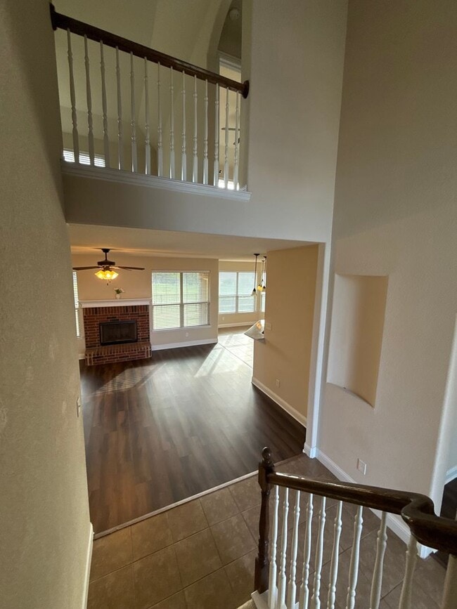 Building Photo - 5/4/3  Home with Game room in WALKING DISTANCE TO THE MARINA