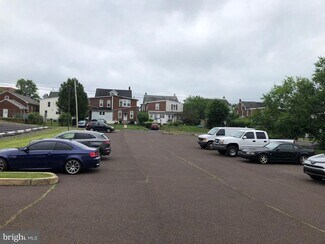 Building Photo - 358 Main St