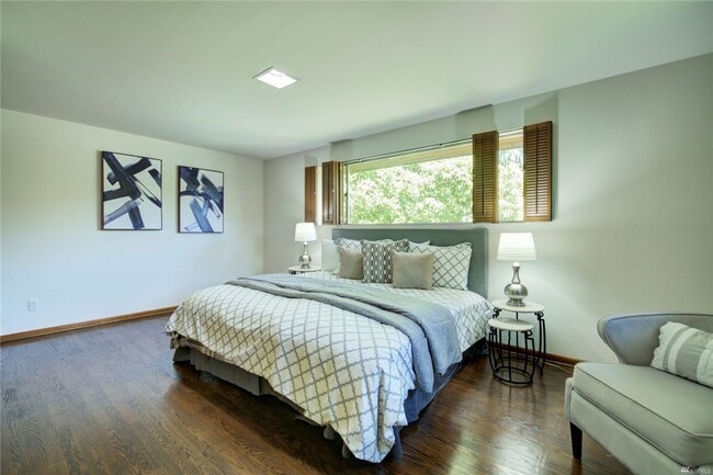 Building Photo - 4Bd/1.75Ba Seattle Home